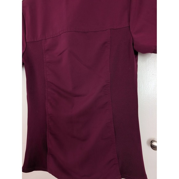 Dickies Wine Red Women's V-Neck Rib Knit Panel Scrub Top Sz S Healthcare Medical - Picture 3 of 8